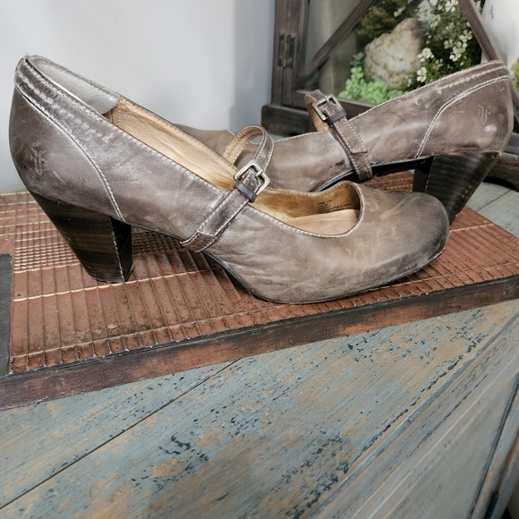 Frye leather Mary Jane heels gray/tan - Picture 2 of 6